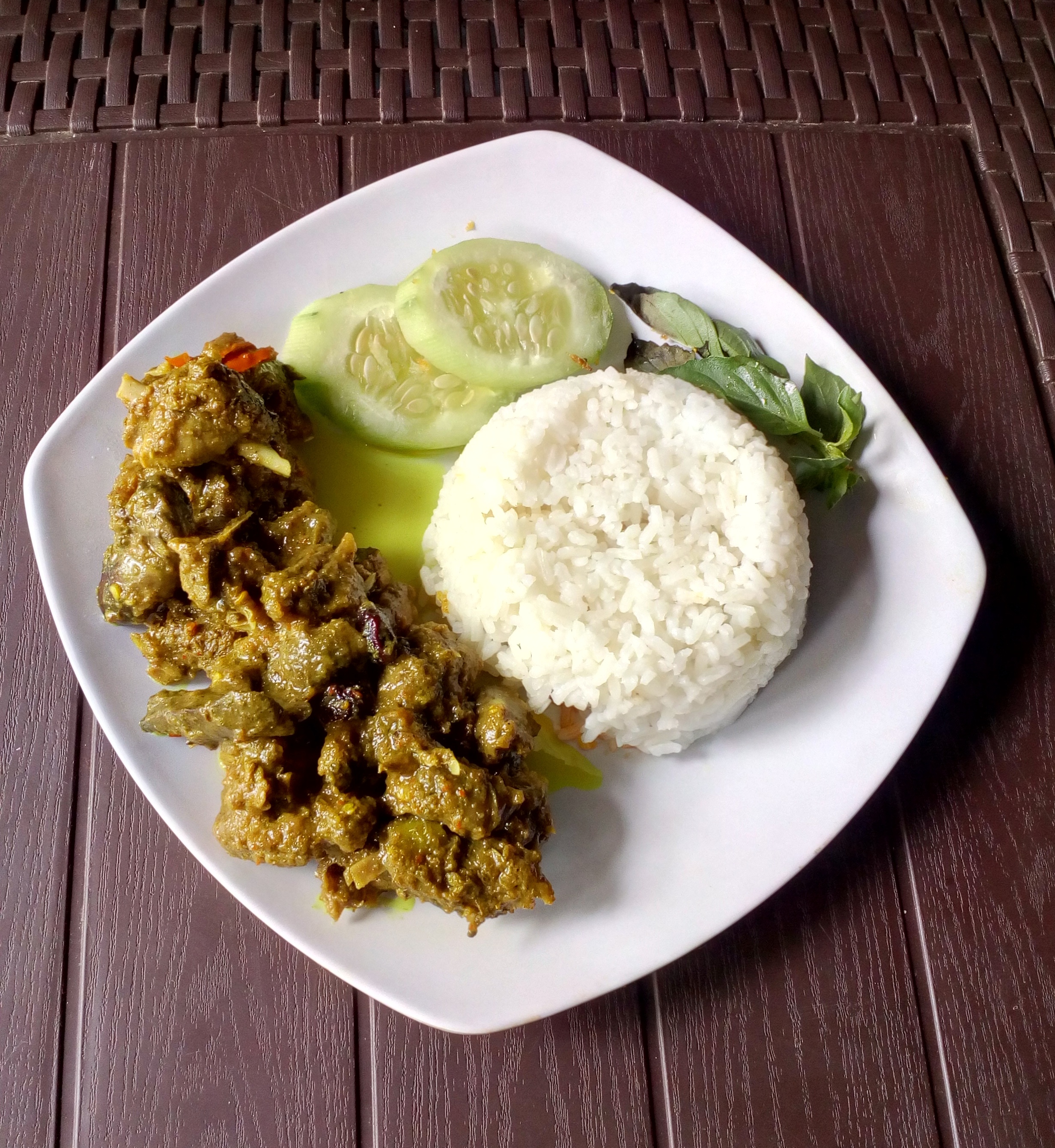 Bebek Gazebo, Merasakan Sensasi Pedas Bebek Palekko Khas Makassar