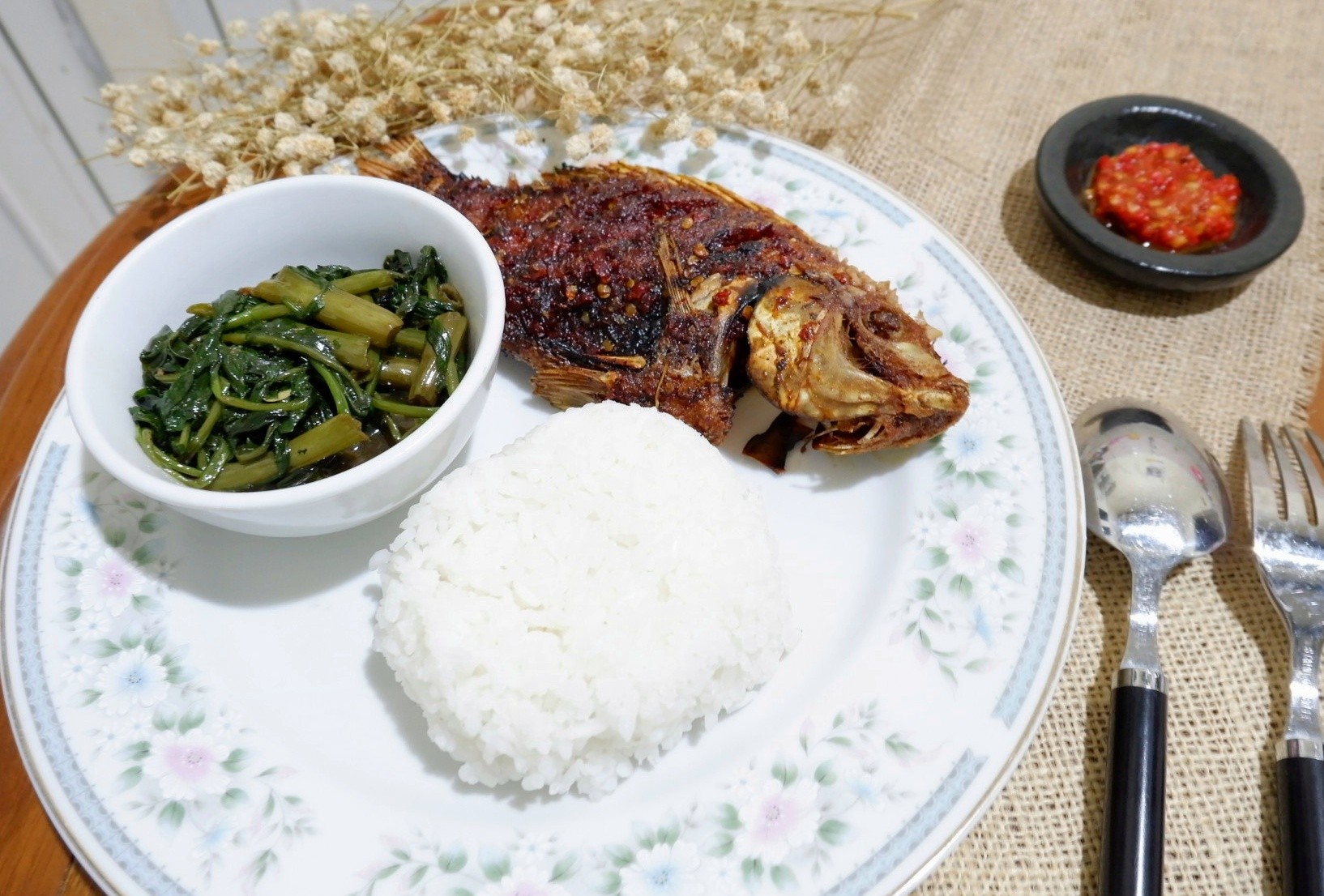 Ikan nila bakar sbc special cah kangkung