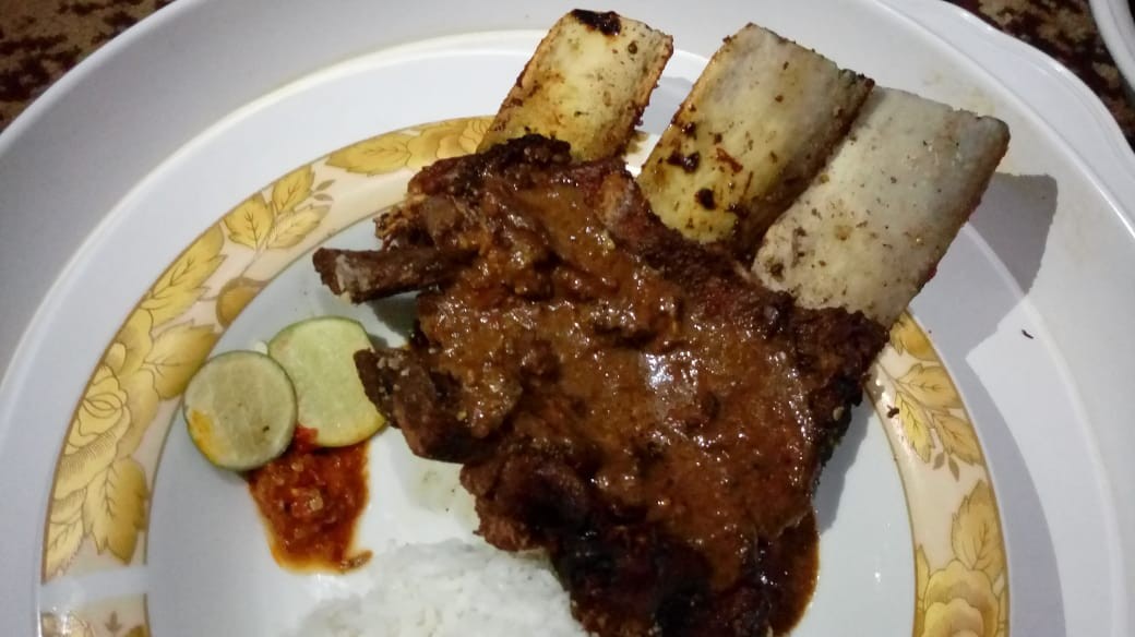 Rekomendasi Makanan Enak di Kota Makassar: Konro Bakar