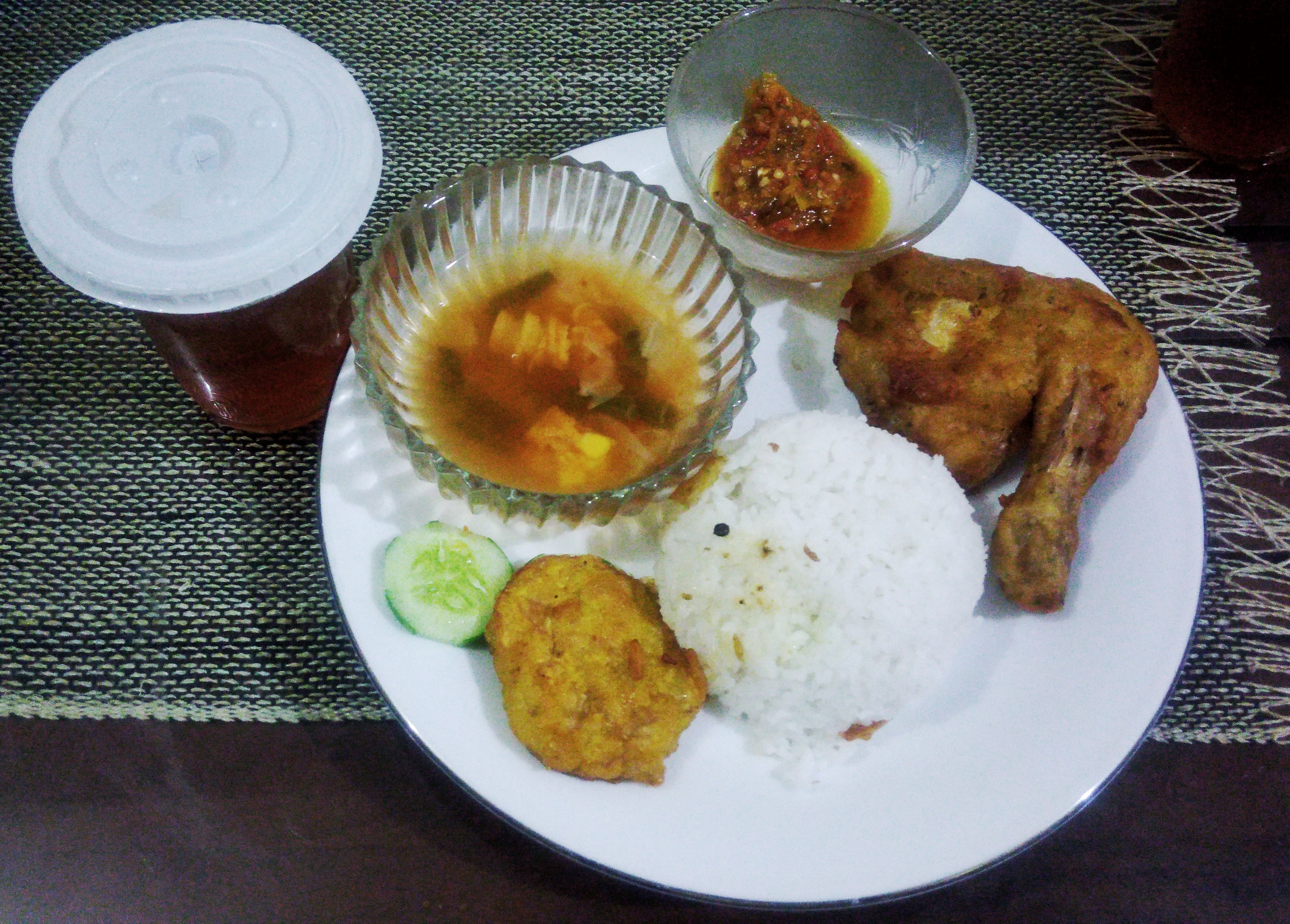 Paket Nasi Ayam Goreng Dari Warung Zaky