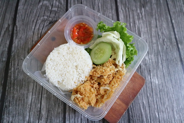 Ayam Bejegg Teras Deen – dengan Sambal Rawit Merah untuk Para Pecinta Pedas