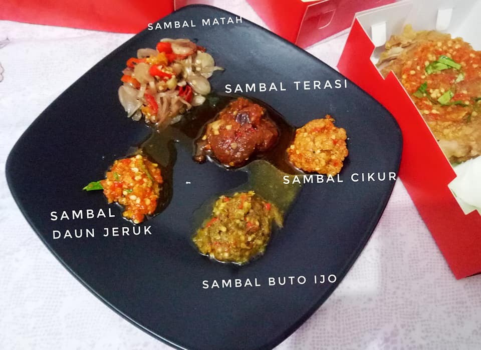 Cari Makanan Yang Populer Di Bandung? Ayam Geprek Pangeran, Atuh ...