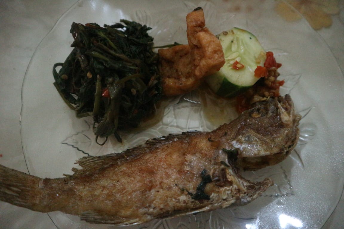 Ayam Goreng Nelongso Makanan Khas di Surabaya yang Bikin Bahagia Perut dan Dompet Kita!