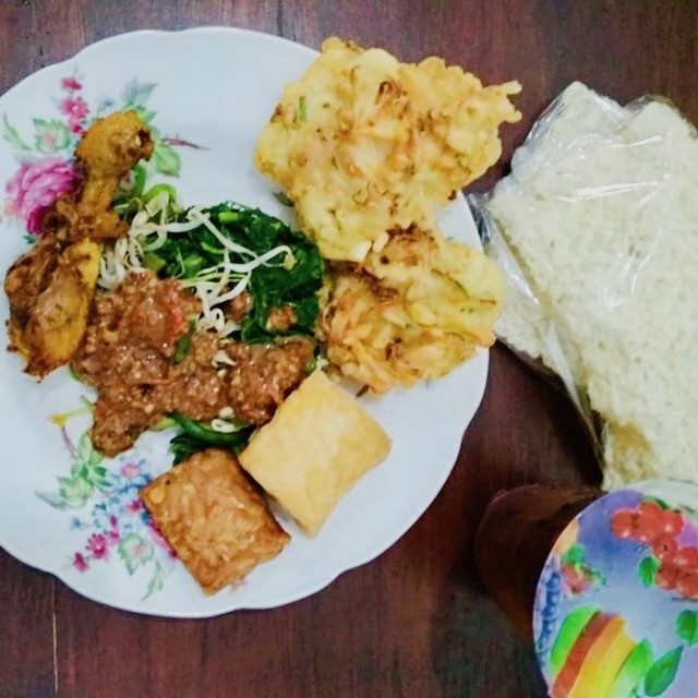Sego Pecel Bu Tien, Makanan Khas di Yogyakarta yang Ngehits