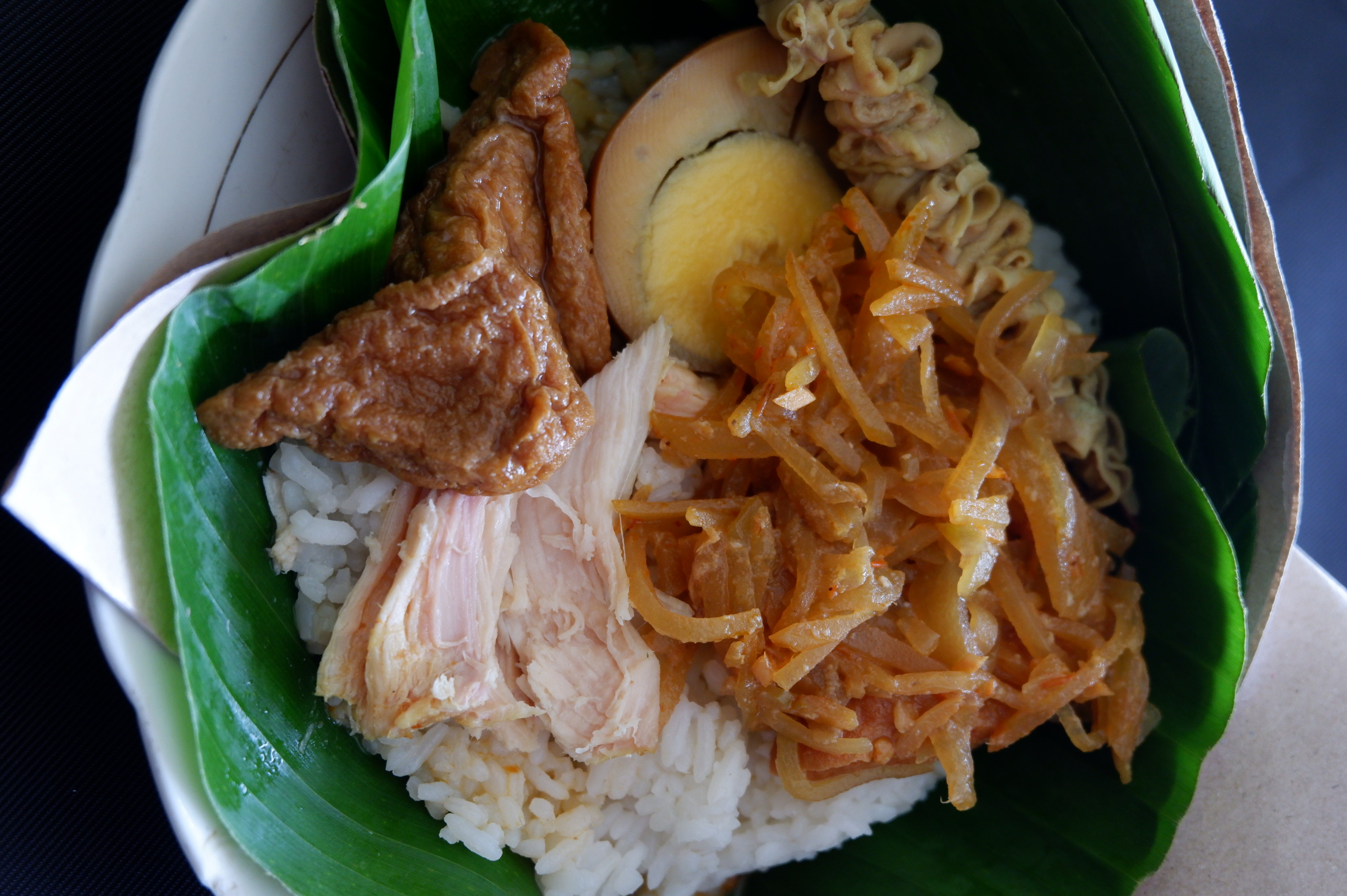 Nasi Ayam Bu Pini, Lezatnya Sampai Ke Hati