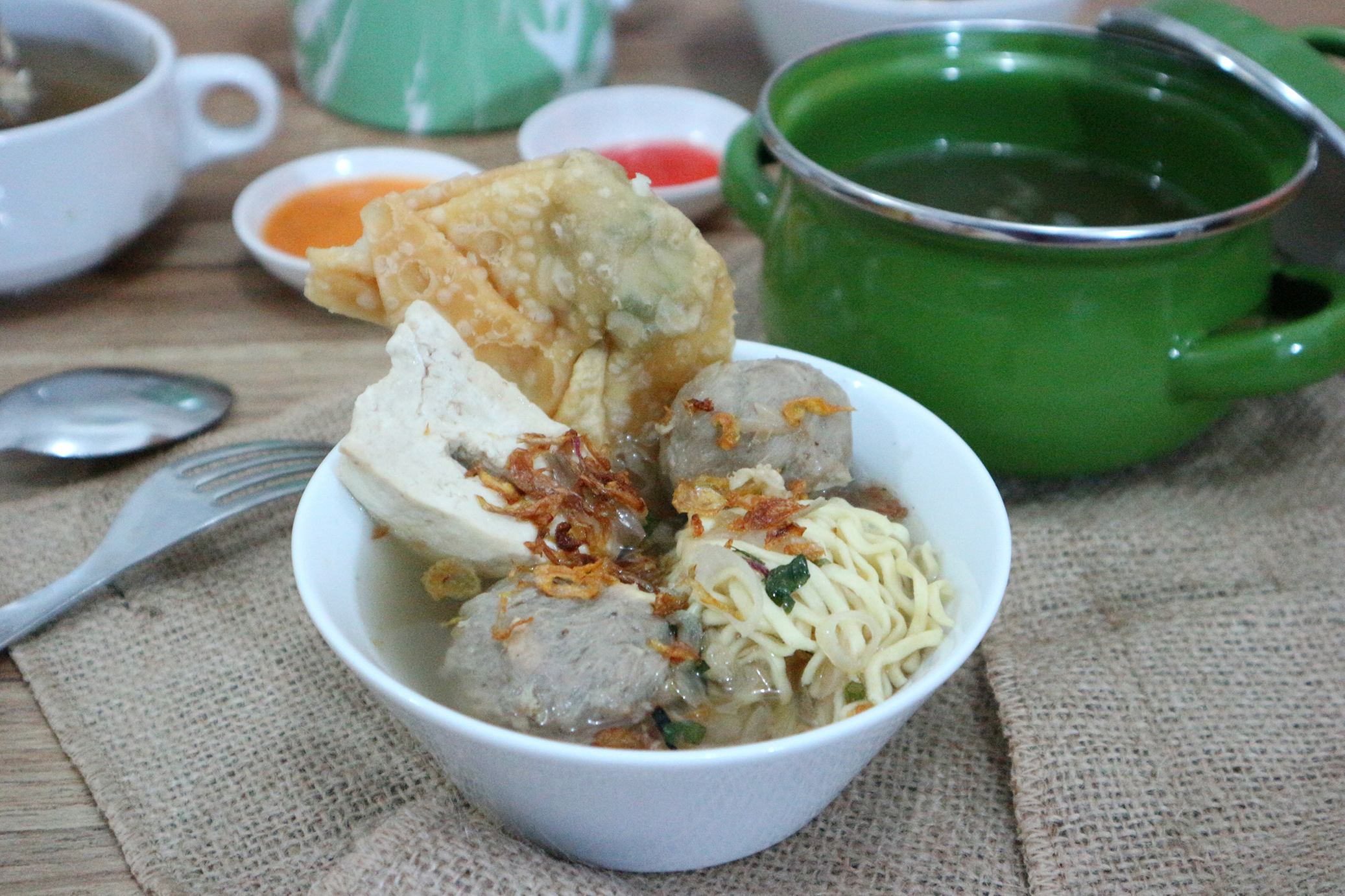 menu bakso komplit dari bakso ajo