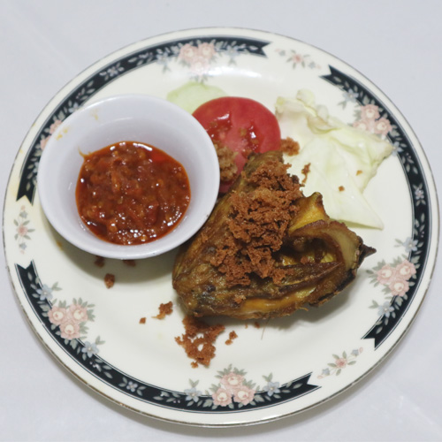 menu ayam kremes dari gerobak betawi