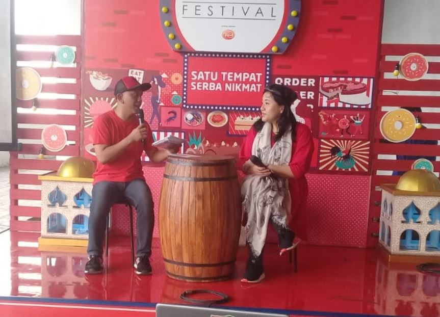 panggung talkshow untuk komunitas di gofood festival kuningan city